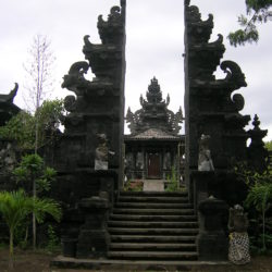 Pura Ponjok Batu